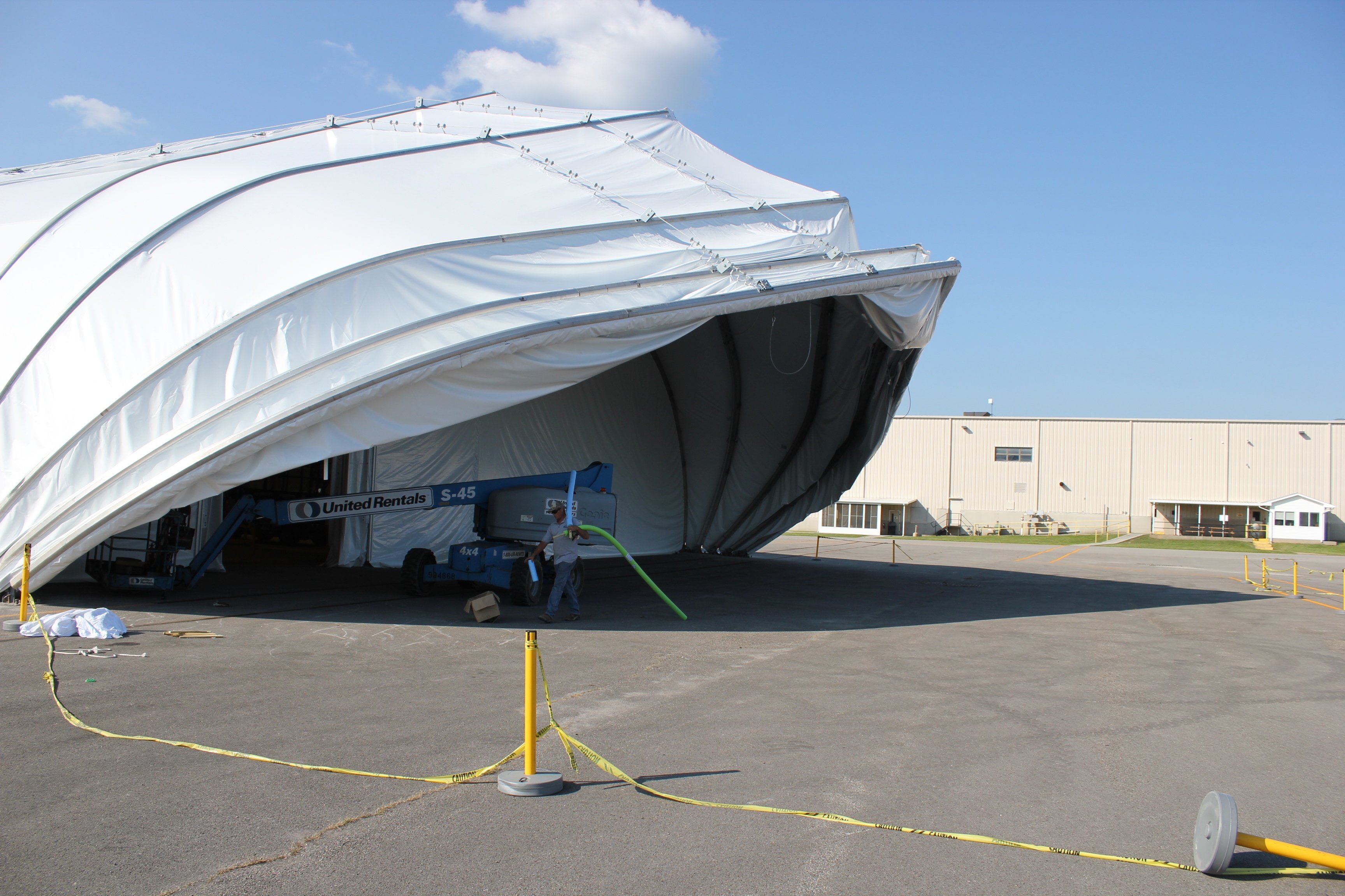 Temporary Hangar for Aircraft Servicing